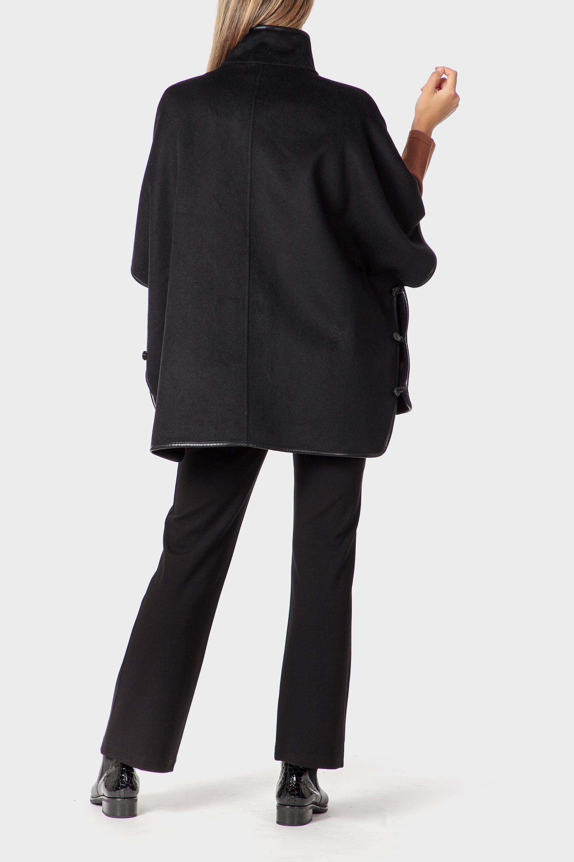 Black Cape, Black, large image number 3