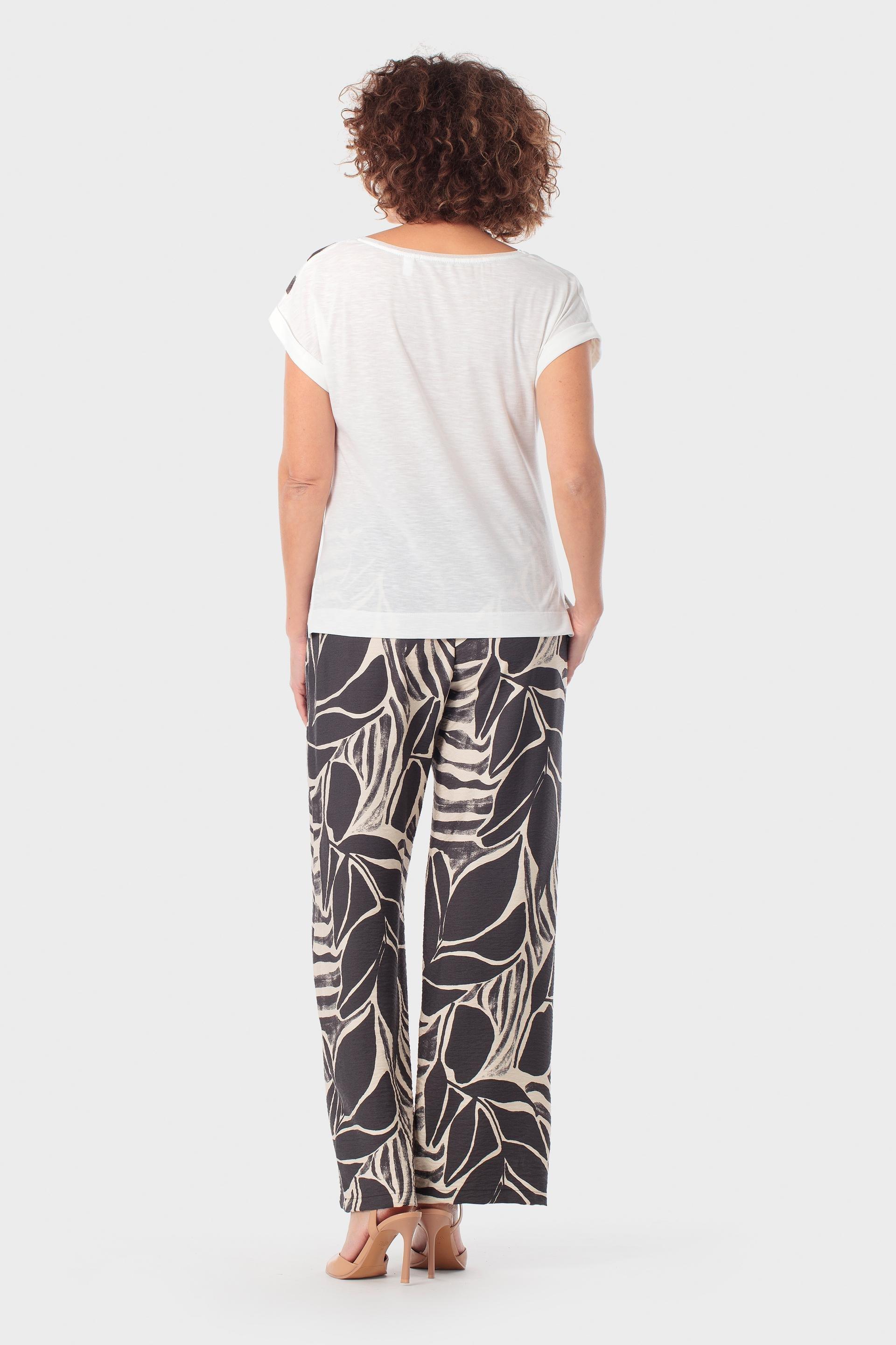 تيشيرت أبيض بطباعة نباتية وأحجار راين, Beige Talc, large image number 3