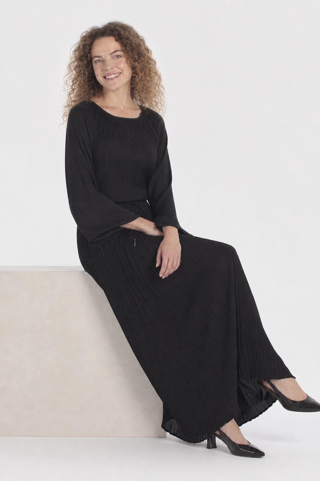 تنورة طويلة بكسرات سوداء, Black, medium