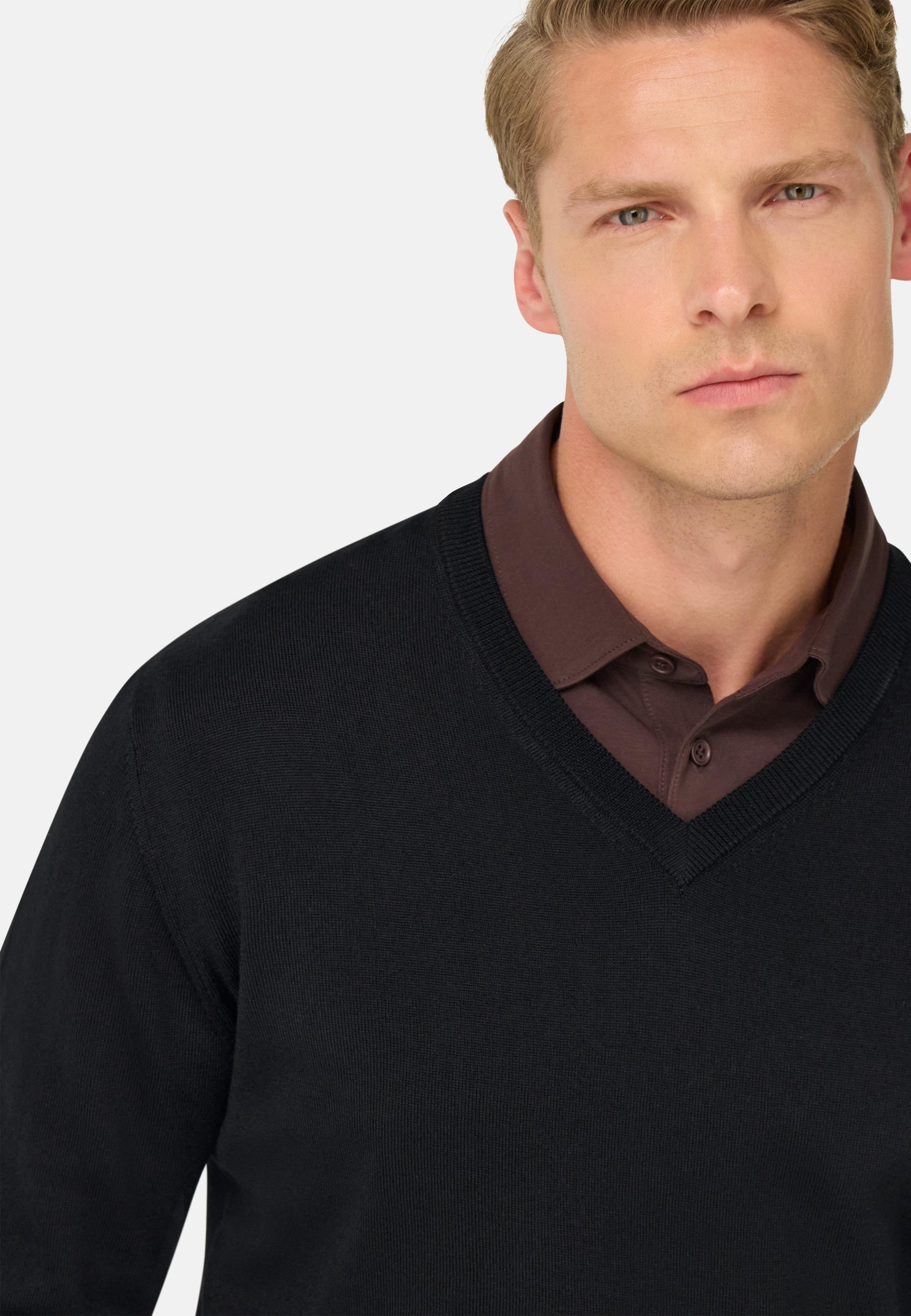Merino Wool V-Neck Jumper Black, Black, medium