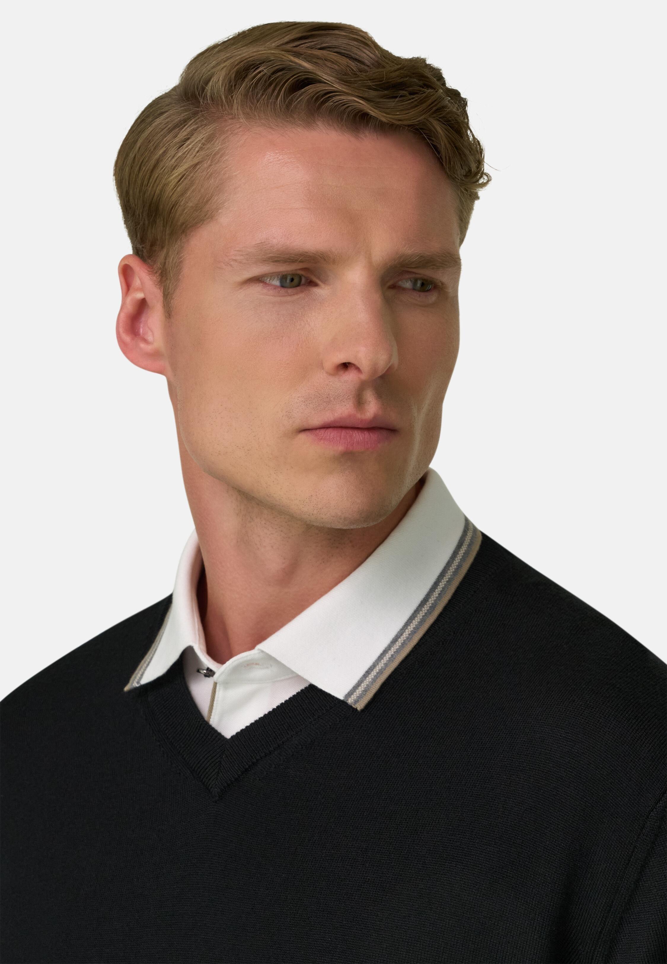 V-Neck Jumper in Extrafine Merino Wool Black, Black, medium