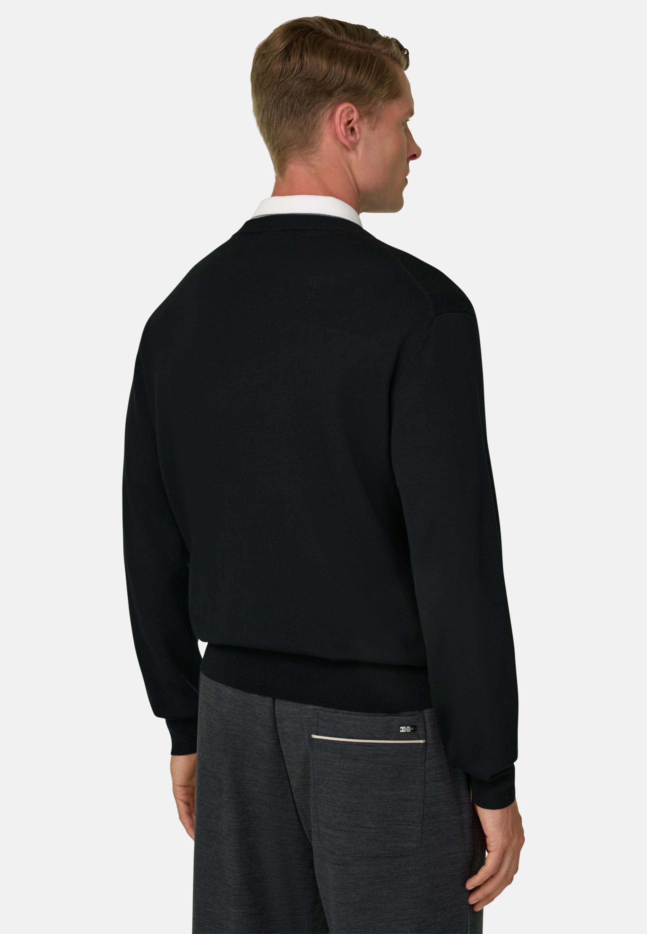 V-Neck Jumper in Extrafine Merino Wool Black, Black, large image number 2