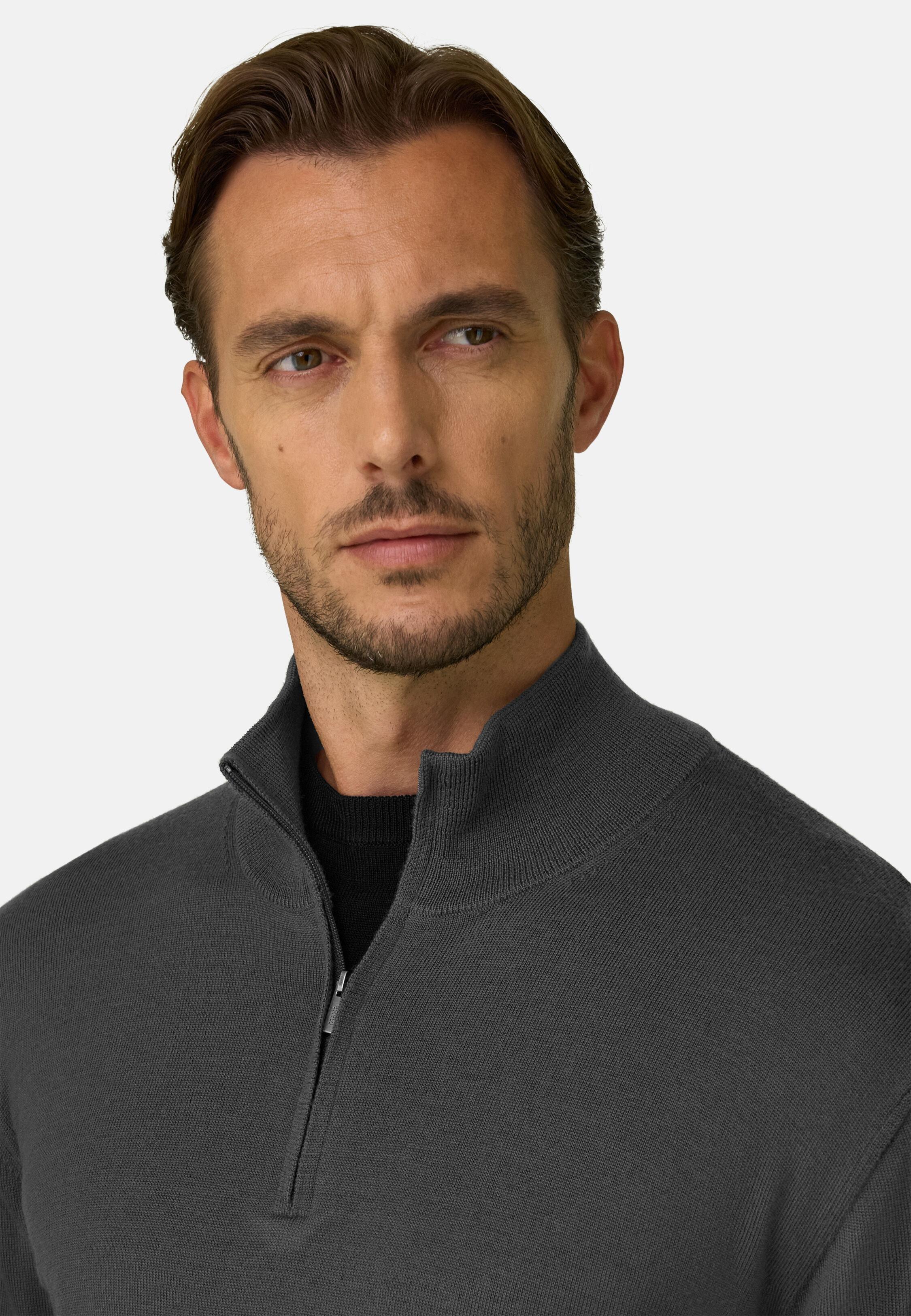 Quarter-Zip Jumper in Extrafine Merino Wool Green, Military Green, medium