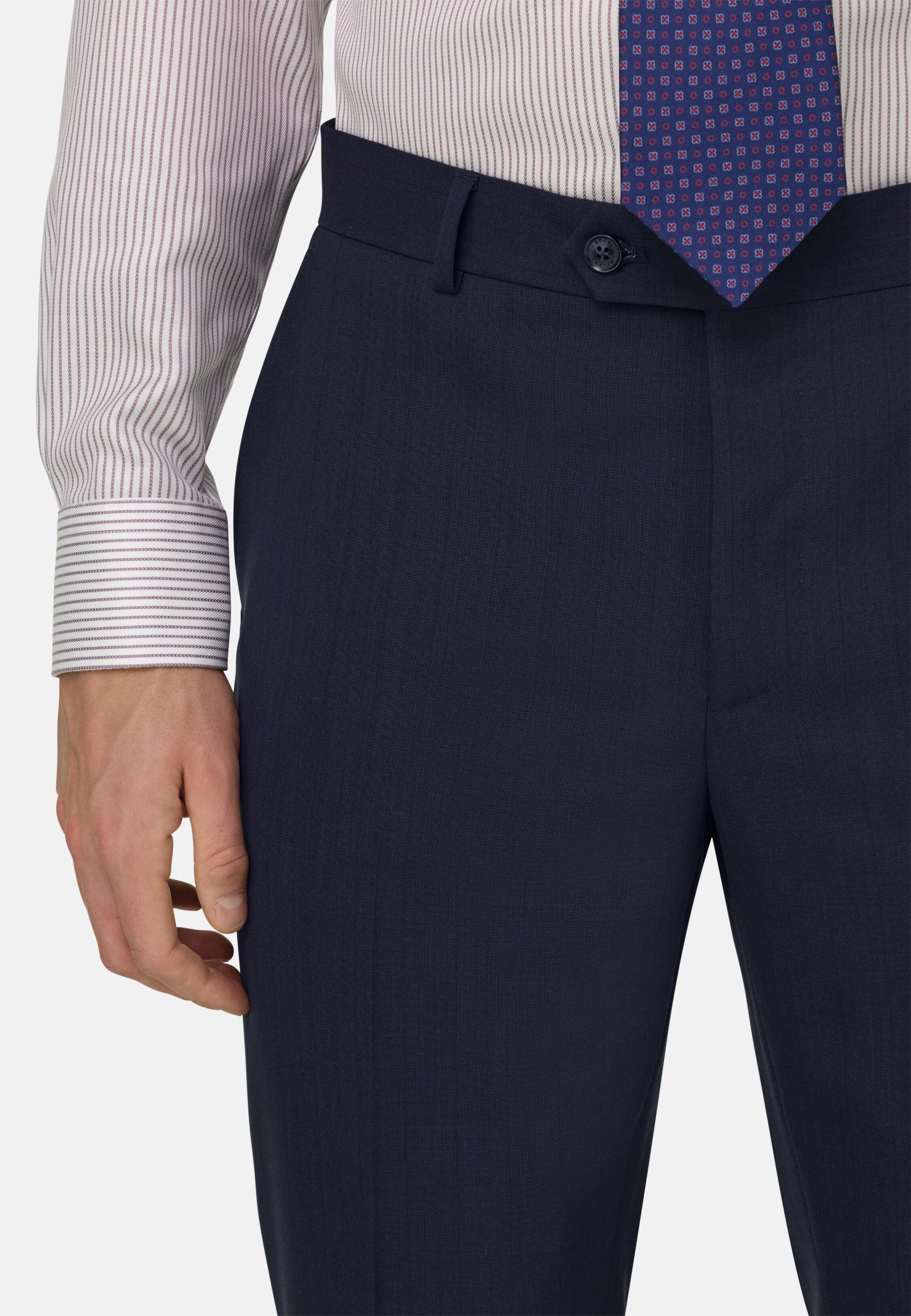 Pinstripe Suit In Travel Wool Blue, 3901_NAVY, large image number 3