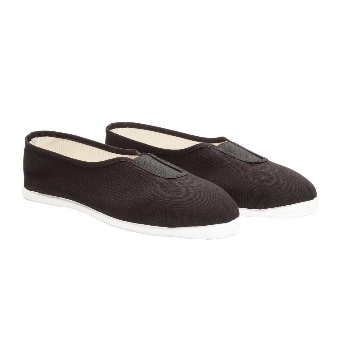 Black school hotsell gym shoes