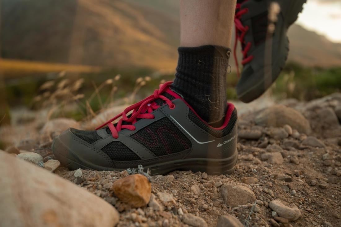 EU 33  Kid's Hiking Shoes MH100 JR  baby size 5 to adult size 5, Crimson, , large image number 2