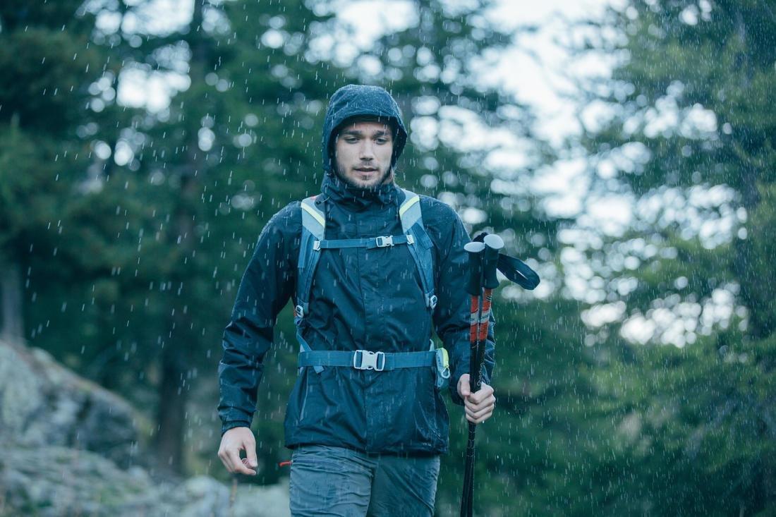 L Men's Waterproof Mountain Walking Jacket Mh100, Black, No Color, large image number 7