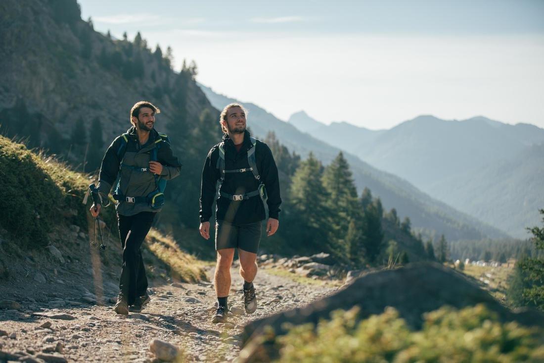 XL Men's Waterproof Mountain Walking Jacket Mh100, Black, No Color, large image number 8