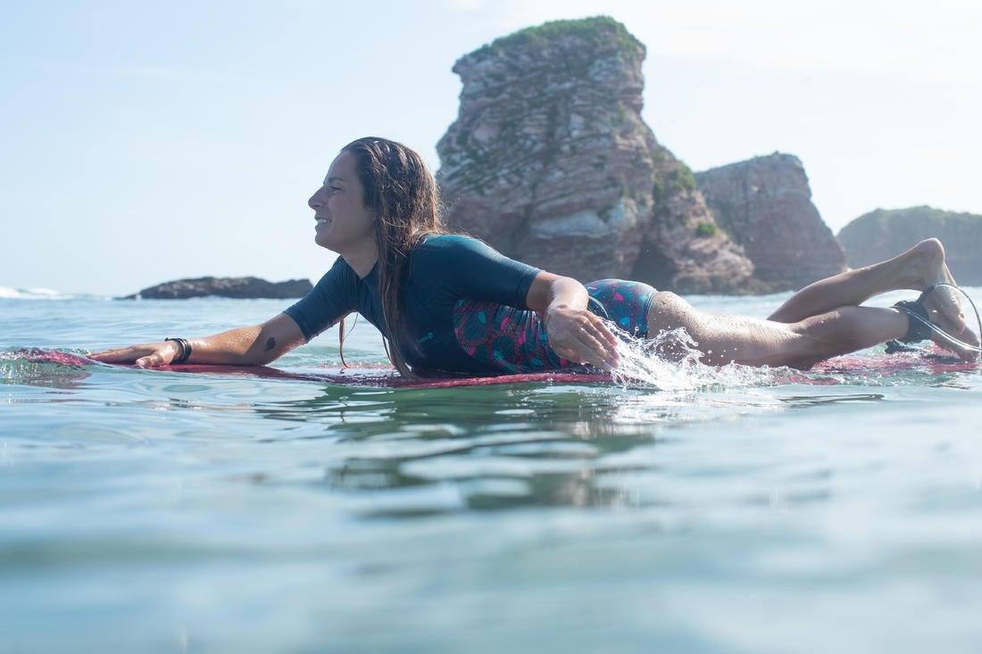 تيشيرت بأكمام طويلة للحماية من الأشعة فوق البنفسجية لركوب الأمواج للنساء 100، ثنائي ال، S, , large image number 2