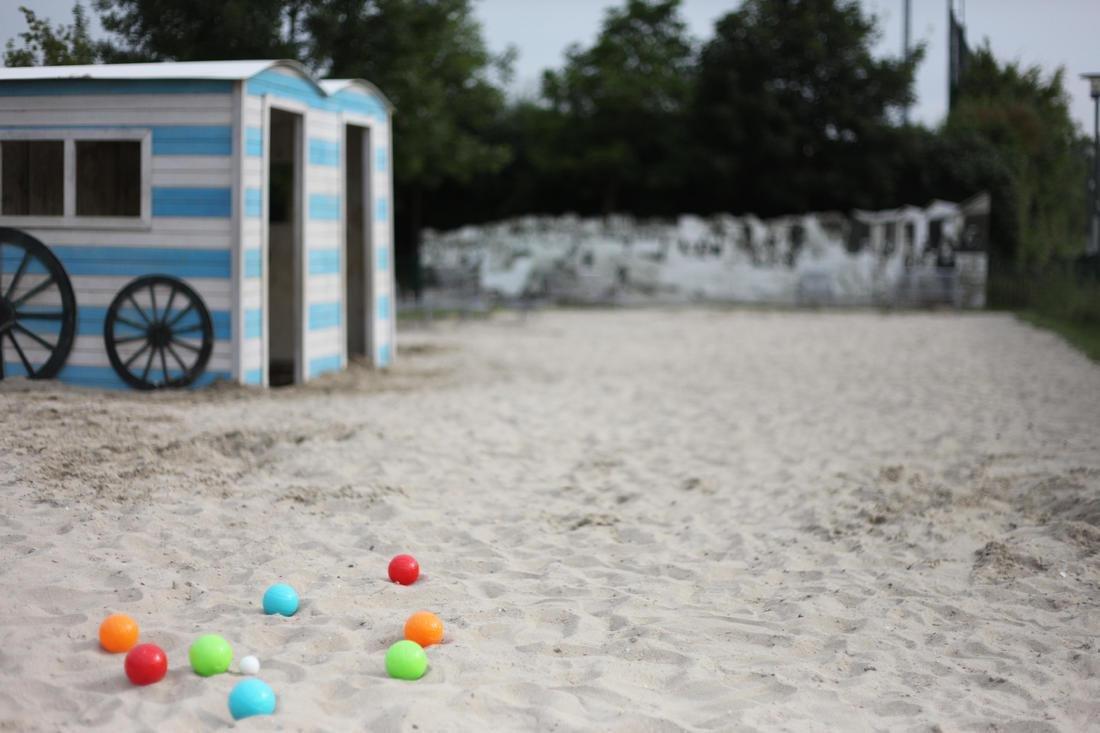 8 Plastic Petanque Boules, No Color, large image number 14