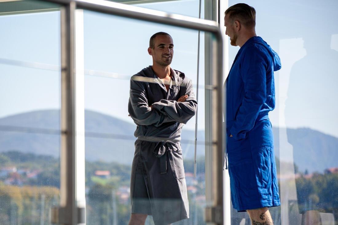 NAVY BLUE Men's Compact Microfibre Pool Bathrobe, No Color, large image number 7