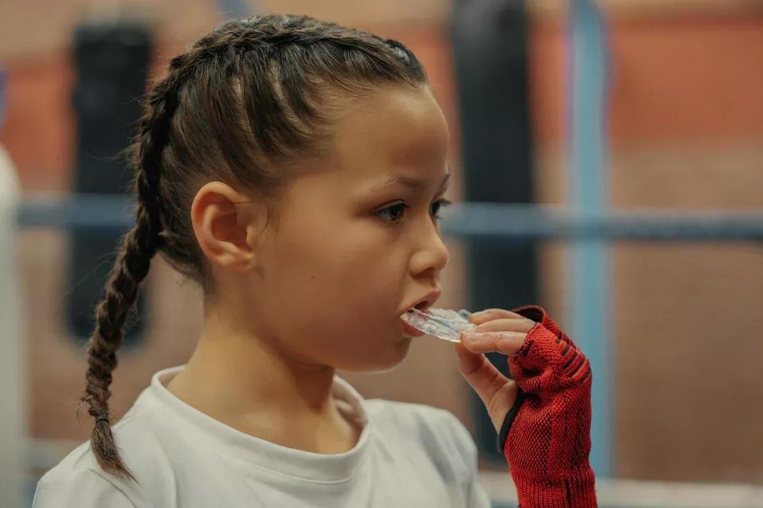 AZURE BLUE Kids' Boxing and Martial Arts Mouthguard - Clear, , large image number 4