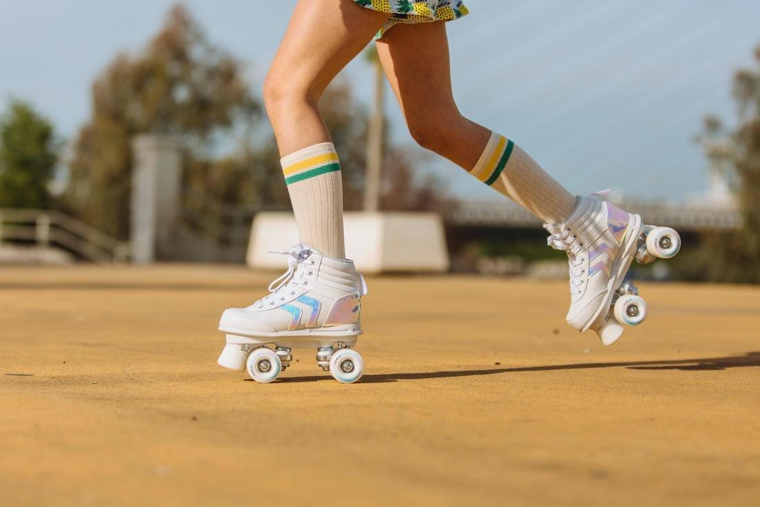 100  Jr Quad Roller Skates, White Holographic, , large image number 12