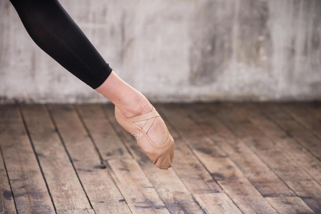 STAREVER - Leather Split-Sole Demi-Pointe Shoes Sizes 9.5C - 8 - Beige, Powdery beige