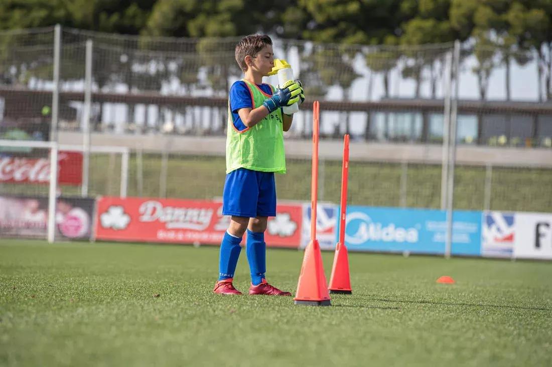 F500 Kids' Football Goalkeeper Gloves, Blue, No Color, large image number 14