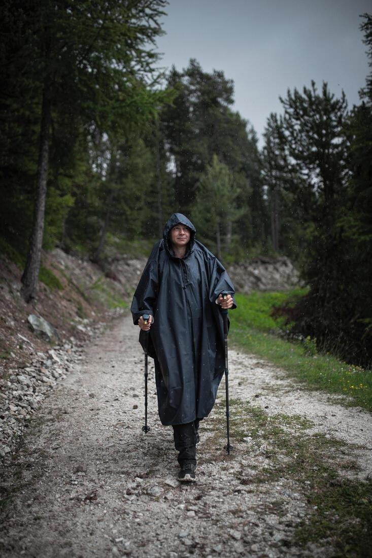 Hiking Rain Poncho - Forclaz Mt 100 - 30 L, Grey, , large image number 11