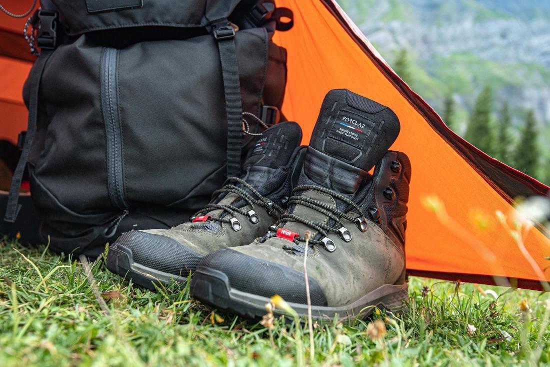 FORCLAZ - Men's waterproof leather hiking boots - MT100 Wide - Khaki, Khaki brown