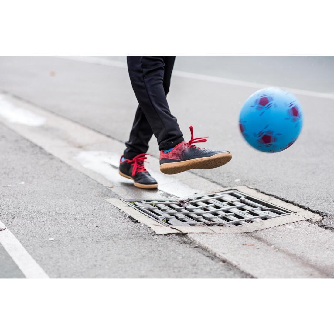 Kids Futsal Trainers 100, Black, , large image number 2