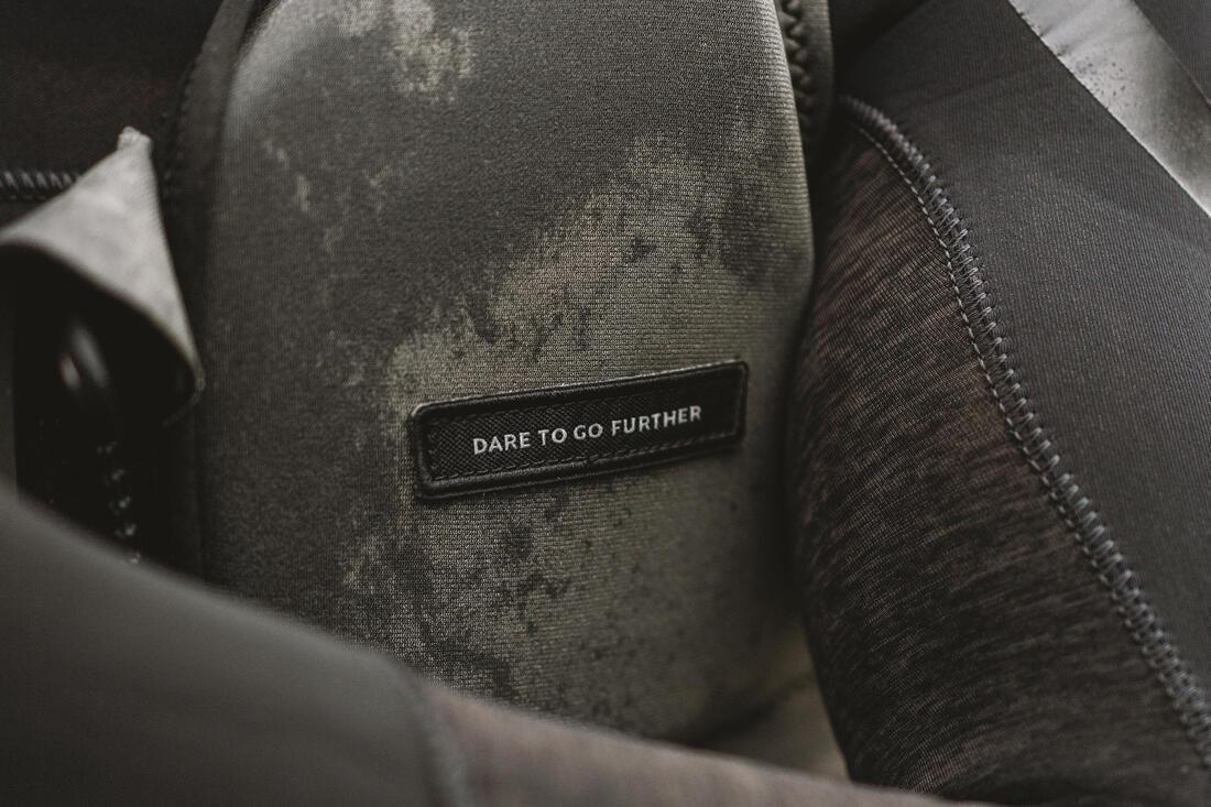 KHAKI MEN'S WAKEBOARDING BUOYANCY AID IMPACT VEST 500 (50 NEWTONS), No Color, large image number 9