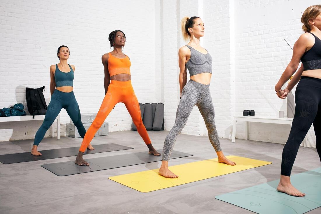 Women Seamless 7/8 Dynamic Yoga Leggings - Mottled, Brown, No Color, large image number 9