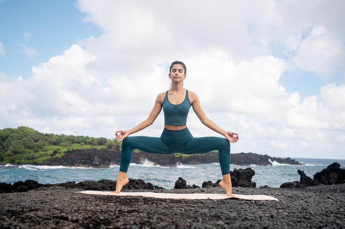 Women Seamless 7/8 Yoga Leggings, Purple, No Color, large image number 4