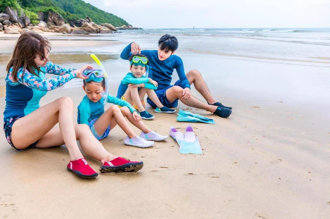 Kids Unisex Diving Snorkel With Valve - 100, Translucent, No Color, large image number 13