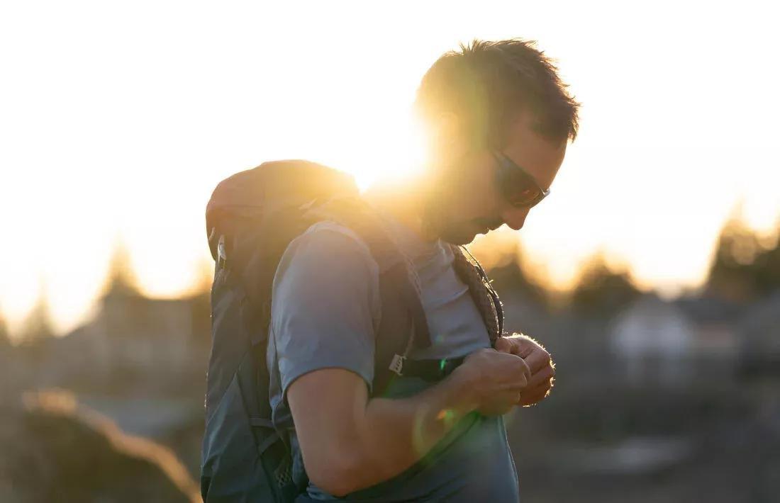 CARBON GREY Adults Hiking Sunglasses - MH580 - Polarising Category 4, No Color, medium