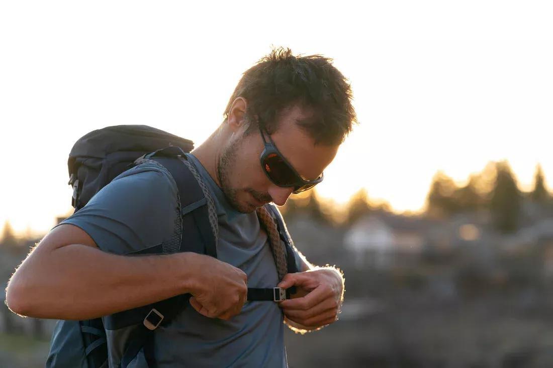 CARBON GREY Adults Hiking Sunglasses - MH580 - Polarising Category 4, No Color, large image number 3