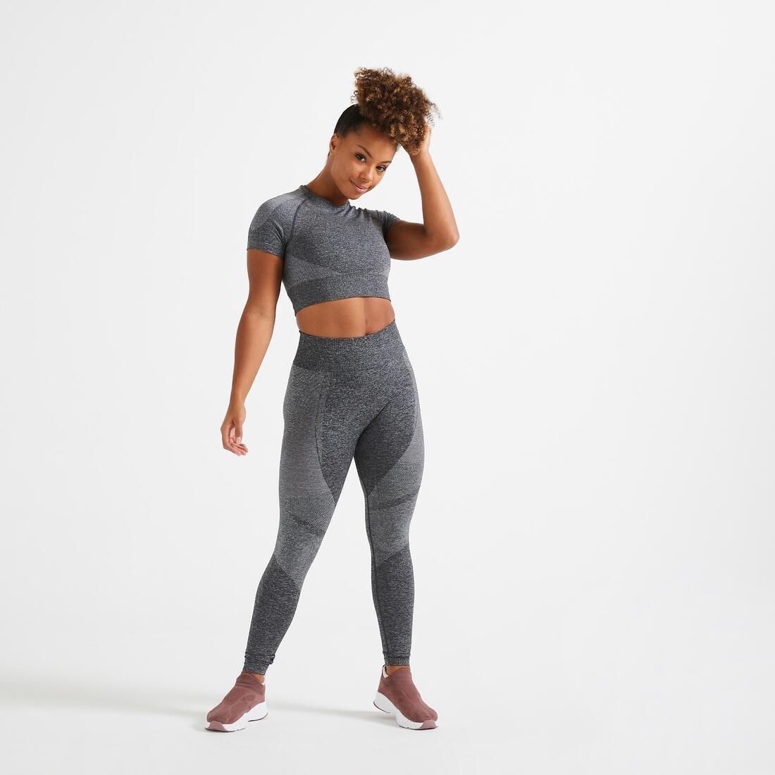 Seamless Short-Sleeved Cropped Fitness T-Shirt, grey, No Color, large image number 1