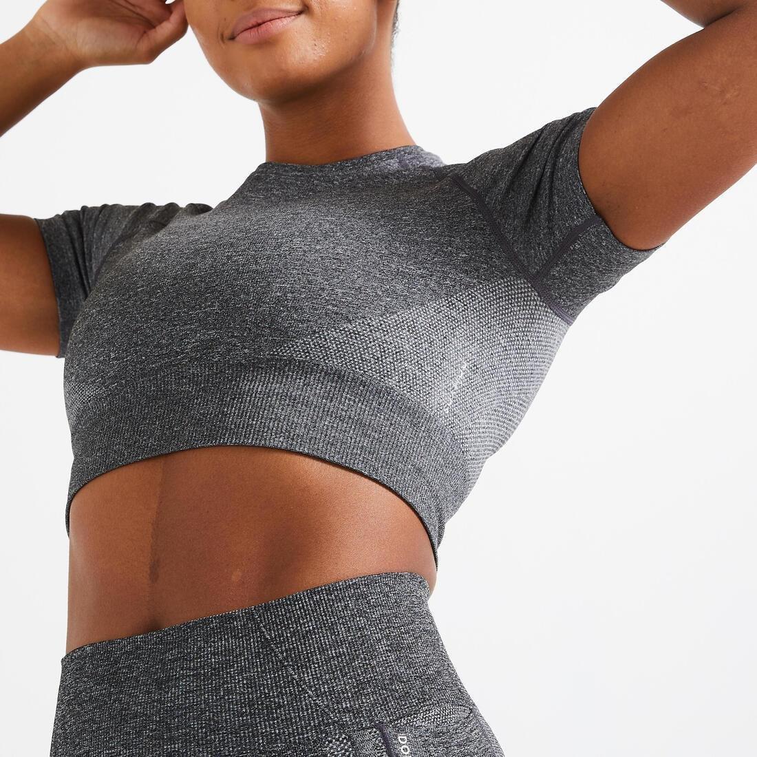 Seamless Short-Sleeved Cropped Fitness T-Shirt, grey, No Color, large image number 3