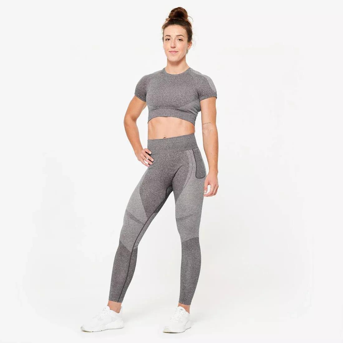 Seamless Short-Sleeved Cropped Fitness T-Shirt, grey, No Color, large image number 12