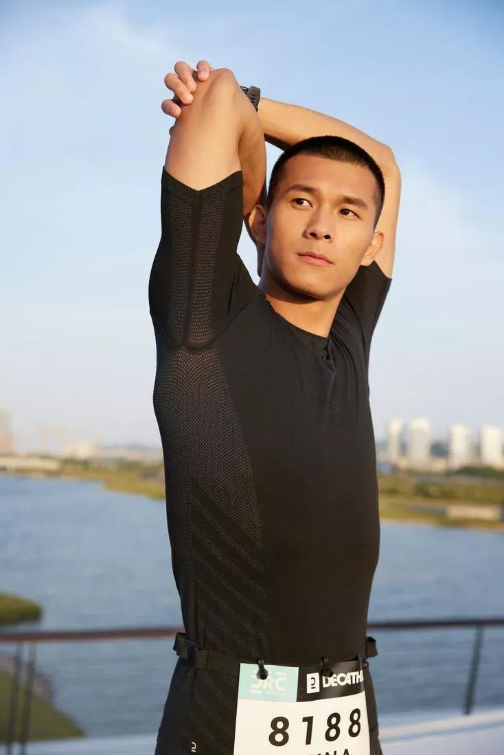 Men Running Seamless T-Shirt - Kiprun Run 500 Comfort Skin, Black, No Color, large image number 4