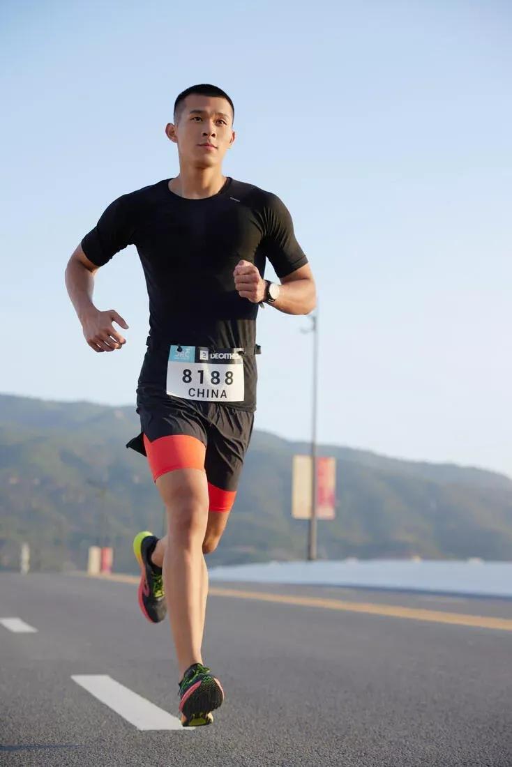 Men Running Seamless T-Shirt - Kiprun Run 500 Comfort Skin, Black, 5401_000, medium