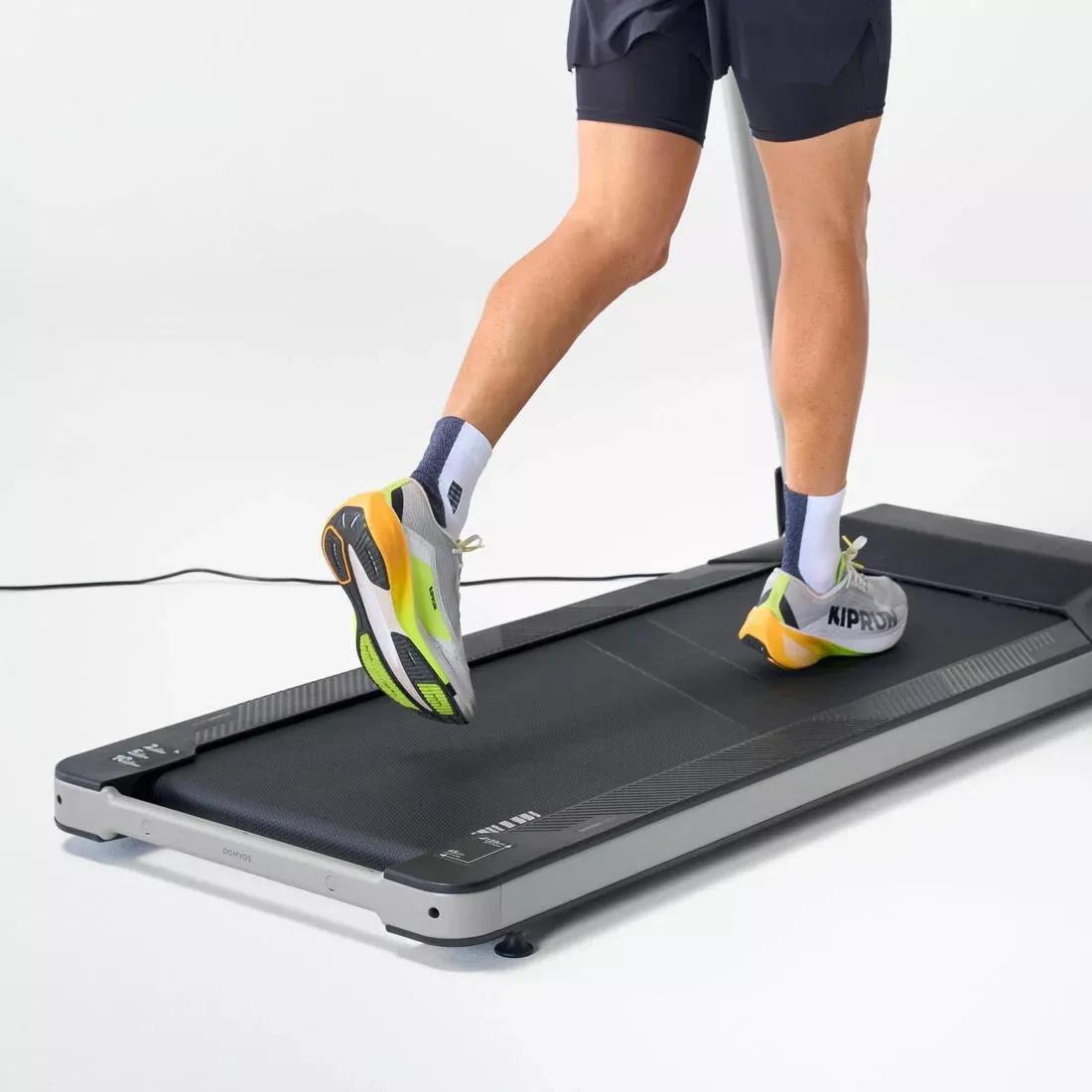 14 km/h Foldable & Compact Treadmill Run 100, No Color, large image number 6
