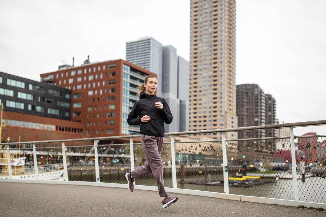 BLACK Women's windproof running jacket - KIPRUN Run 100 Wind - Black, , large image number 13