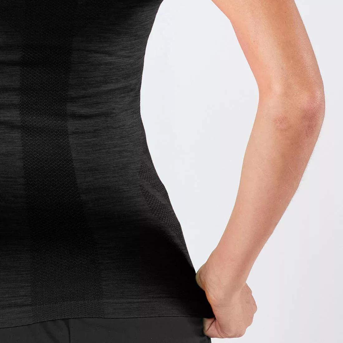 Women Seamless Running&Trail Running T-Shirt - Kiprun Run 500 Comfort Slim, Black, No Color, large image number 5