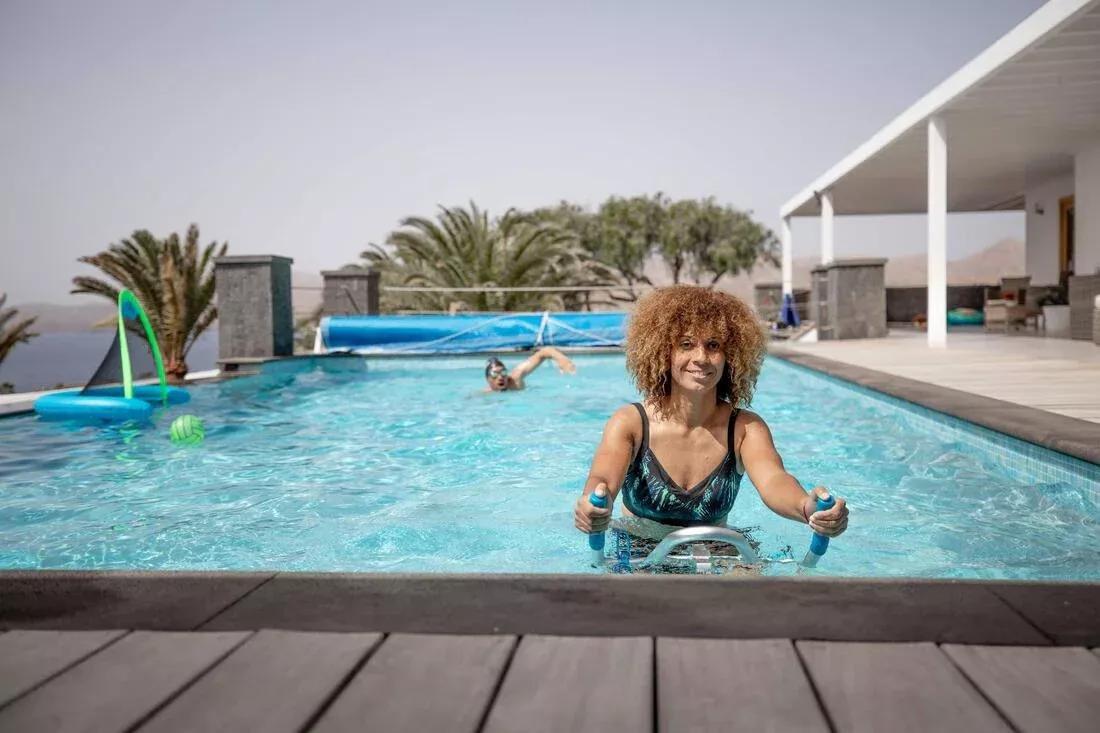 TEAL BLUE Large 92 cm inflatable printed pool ring with comfort grips, No Color, large image number 11