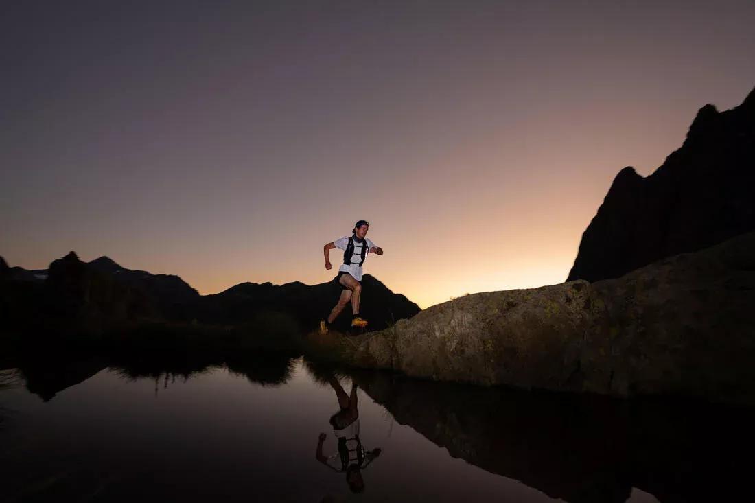 Men's Comfort Split Running Shorts - Kiprun Run 500, Black, No Color, large image number 4