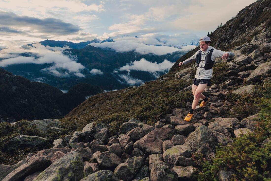 Men's Comfort Split Running Shorts - Kiprun Run 500, Black, No Color, large image number 6