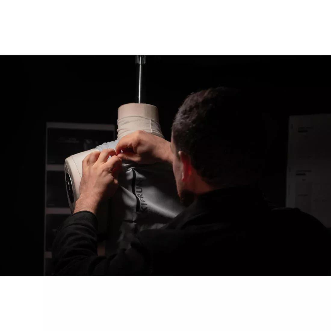 Unisex Trail Running Bag 1L Water Bladder Included - KIPRUN 500 8L, Grey, No Color, large image number 7