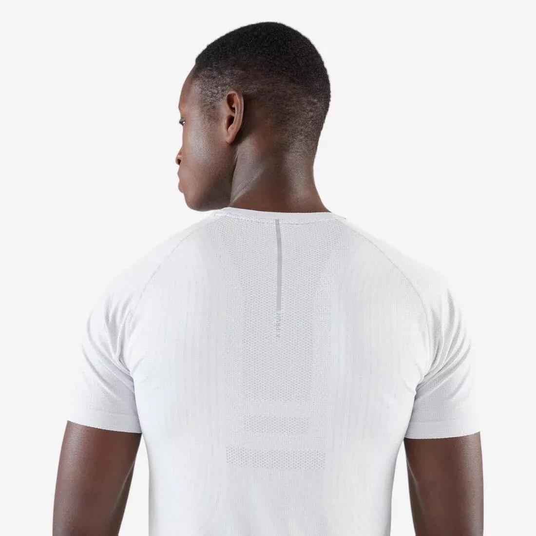 GRAPHITE GREY RUN 500 COMFORT SLIM SEAMLESS RUNNING T-SHIRT, No Color, large image number 4