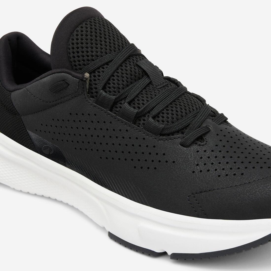 Men Sports Shoes Essential Icon, Black, No Color, large image number 5