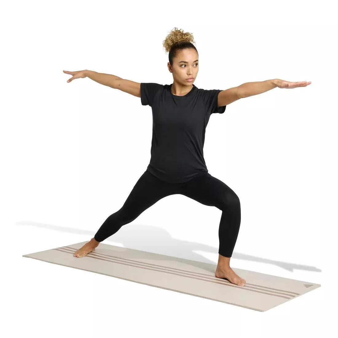 Yoga Essentials T-Shirt, Black, No Color, large image number 2