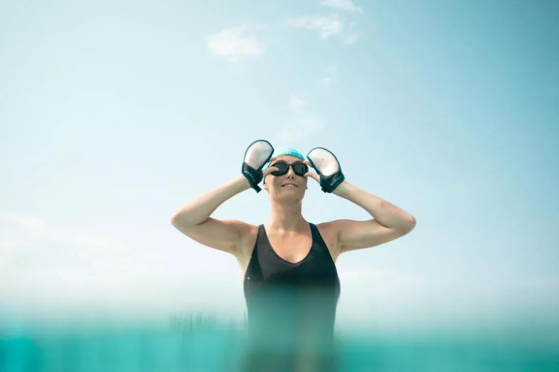 Swimming Gloves Soft 100 - Black Blue, No Color, large image number 9