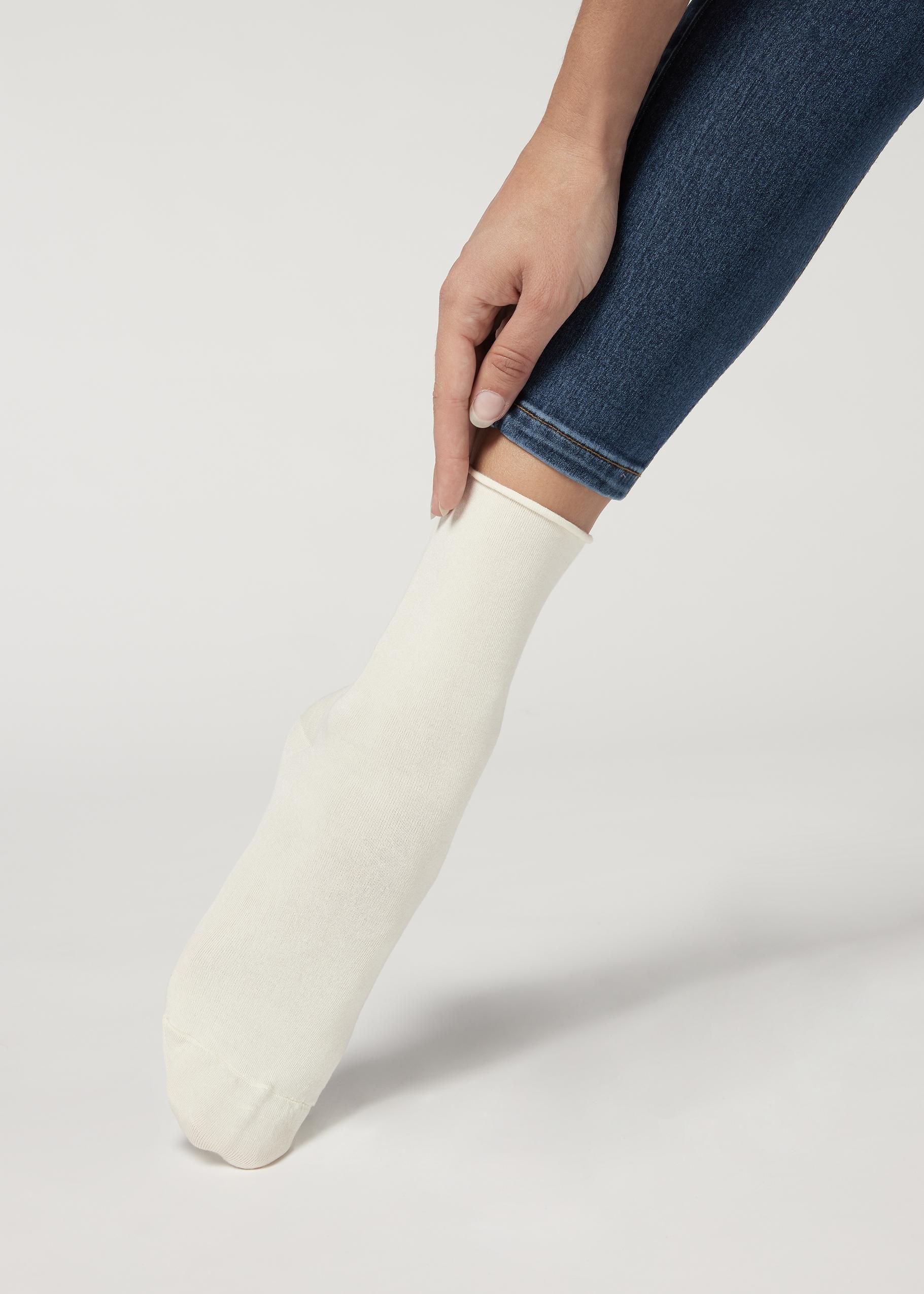 White Cashmere Ankle Socks, , large image number 1