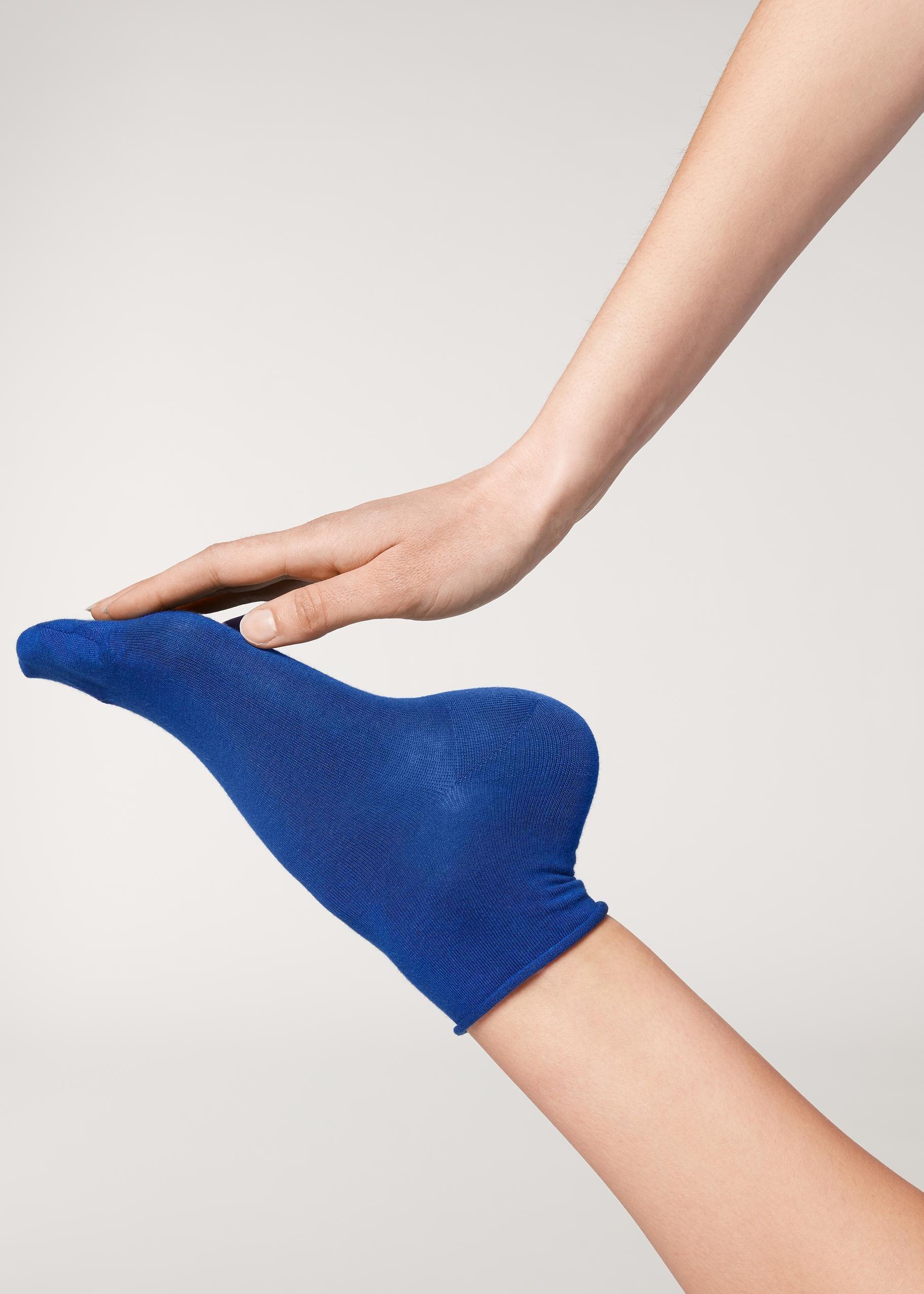 Electric Blue Extra Short Flat-Knit Bandless Cotton Socks, Women - One-Size, 5501_898, large image number 0