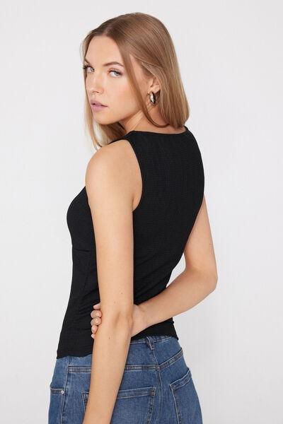 BLACK Short Crinkle Camisole with Wide Shoulder Straps, Black, large image number 2