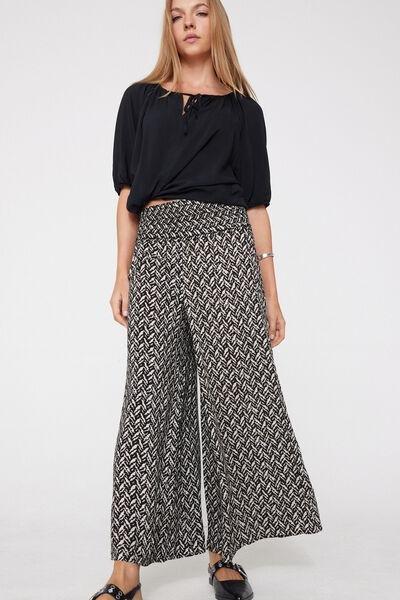 White / Black Stitched-Smock Canvas Cropped Pants, 5701_523Z, large image number 0