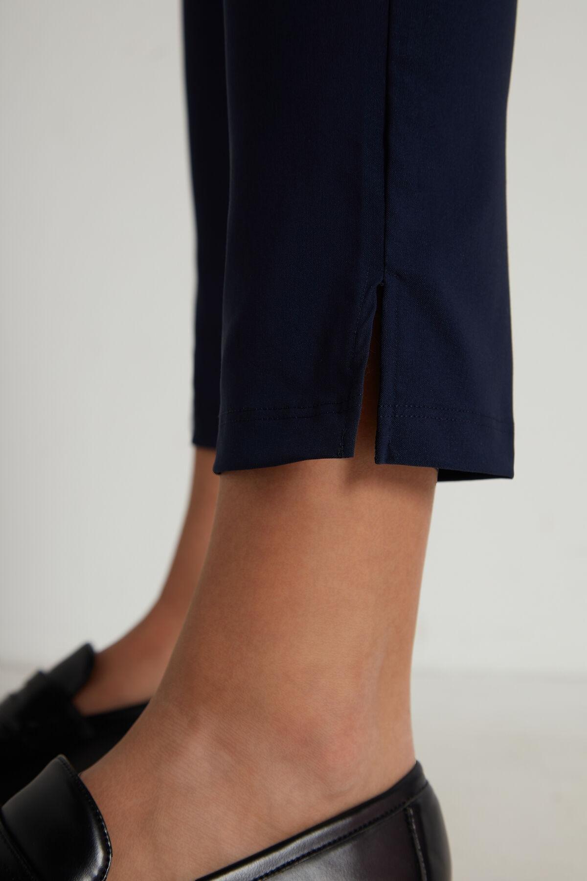 Blue Capri Leggings, Absolute Blue, large image number 4
