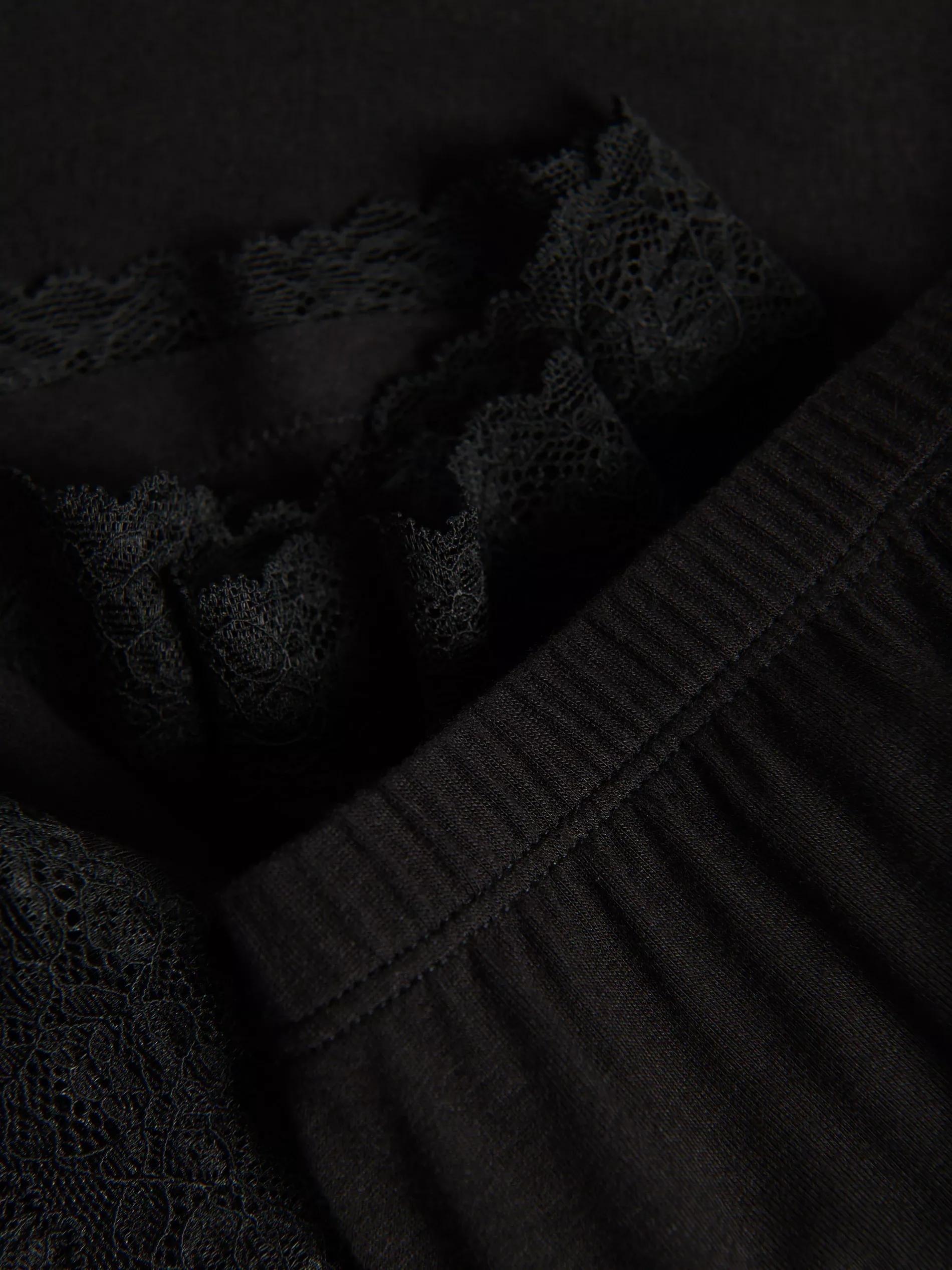 Black Two Piece Pyjama Set With Lace Details, Black, large image number 4